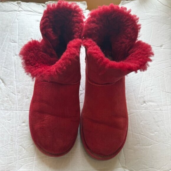 UGG Mini Bailey Button Shearling Short Boots Fur  Red Leather 8 Winter Cozy Warm - Picture 3 of 14